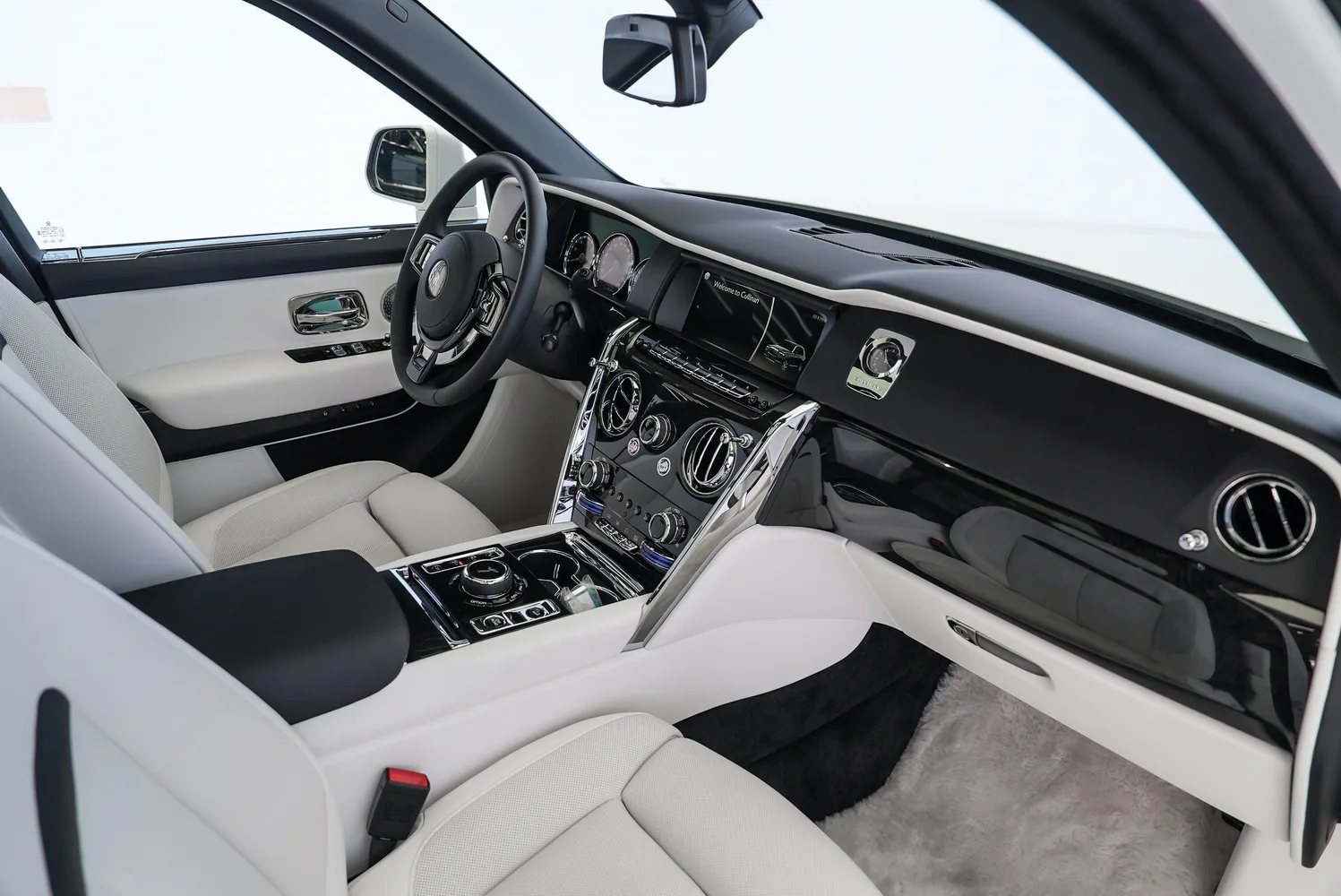2024 Rolls-Royce Cullinan, 10/15