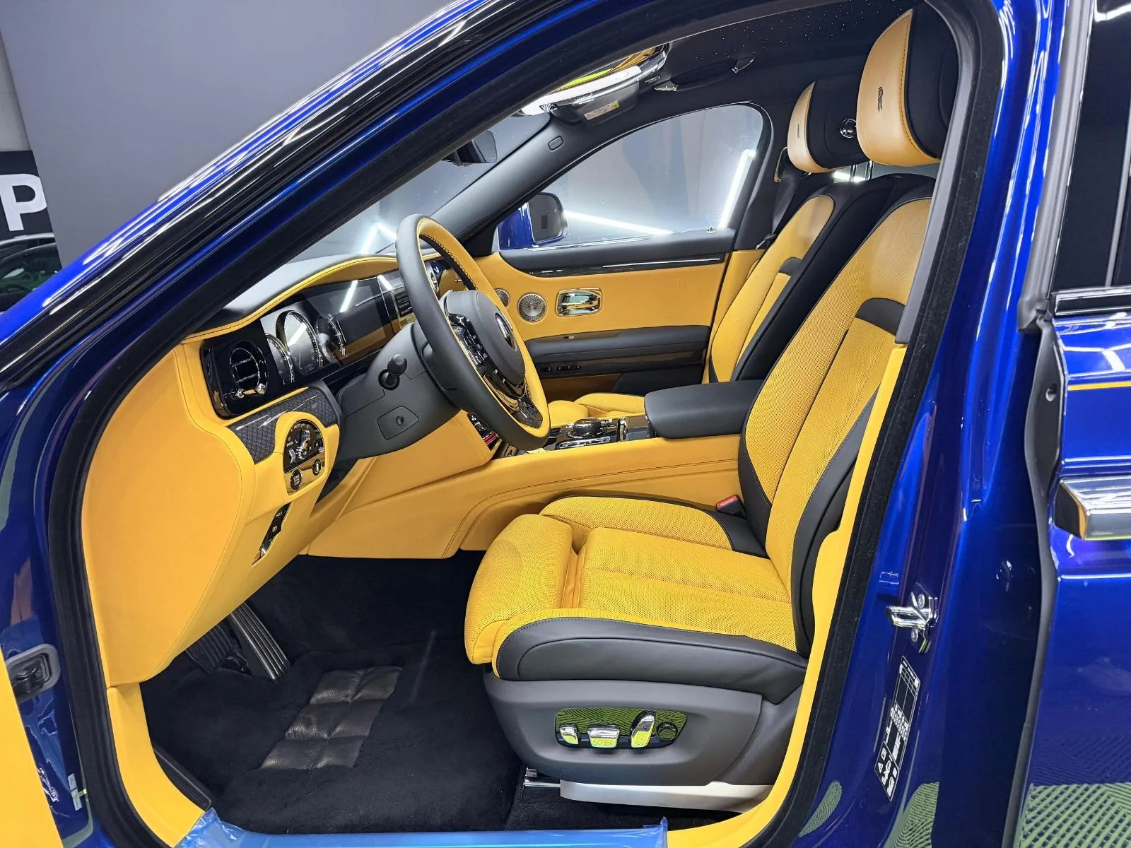 2024 Rolls-Royce Ghost Black Badge, 5/22