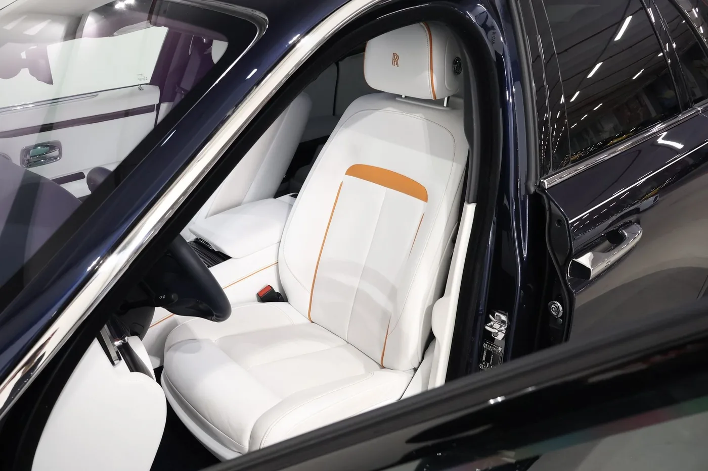 2024 Rolls-Royce Ghost offered by a supercar dealer in Zibido San Giacomo, Italy, photo 7 of 23