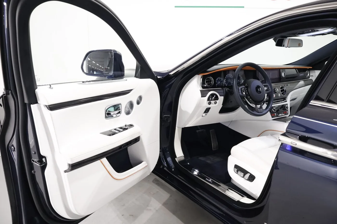 2024 Rolls-Royce Ghost offered by a supercar dealer in Zibido San Giacomo, Italy, photo 8 of 23