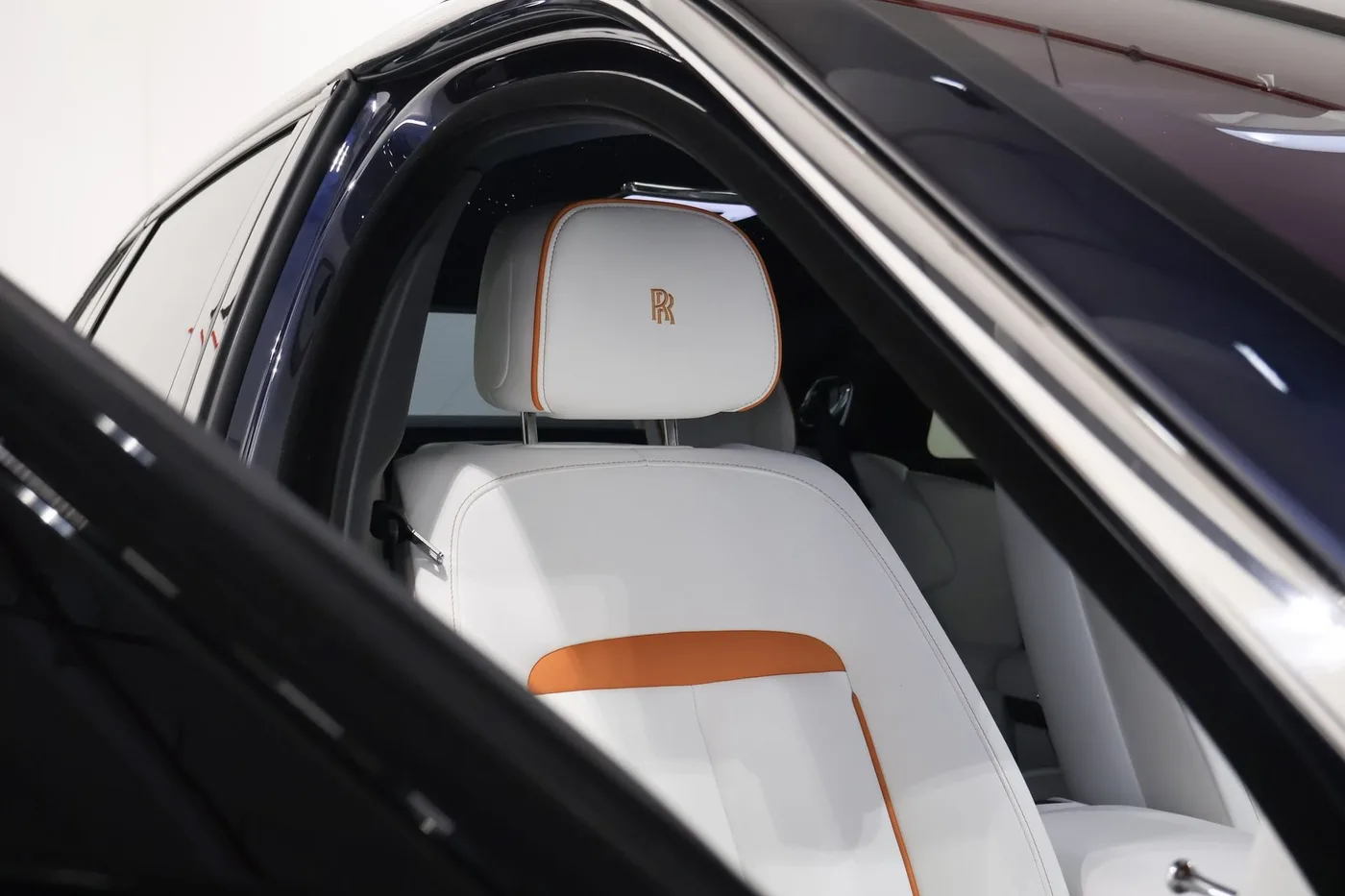 2024 Rolls-Royce Ghost offered by a supercar dealer in Zibido San Giacomo, Italy, photo 10 of 23
