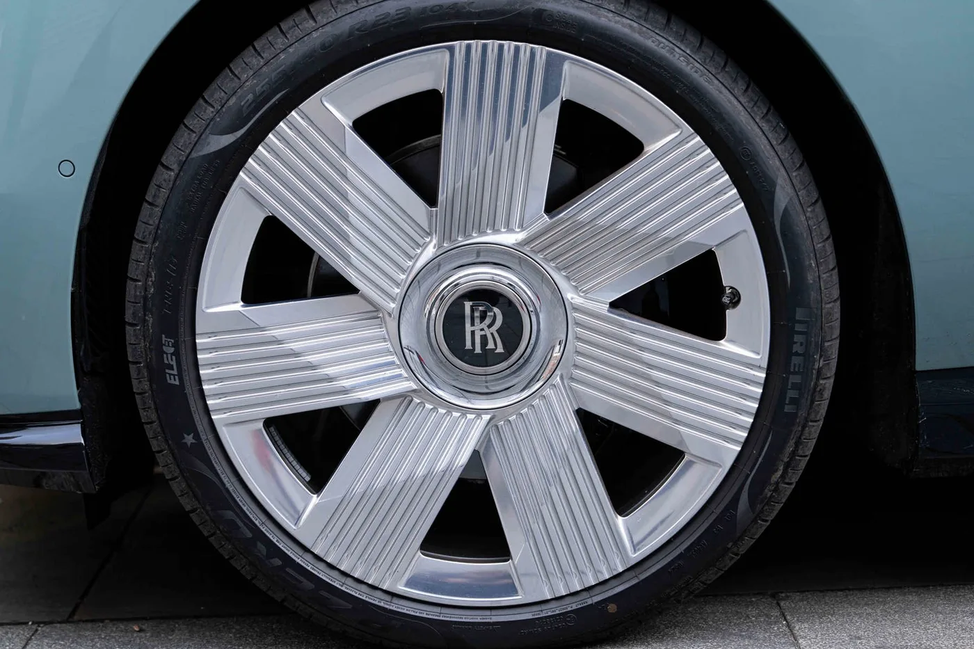 2024 Rolls-Royce Spectre angeboten von einer Vertragshändlergruppe in London, Vereinigtes Königreich, Foto 9 von 25