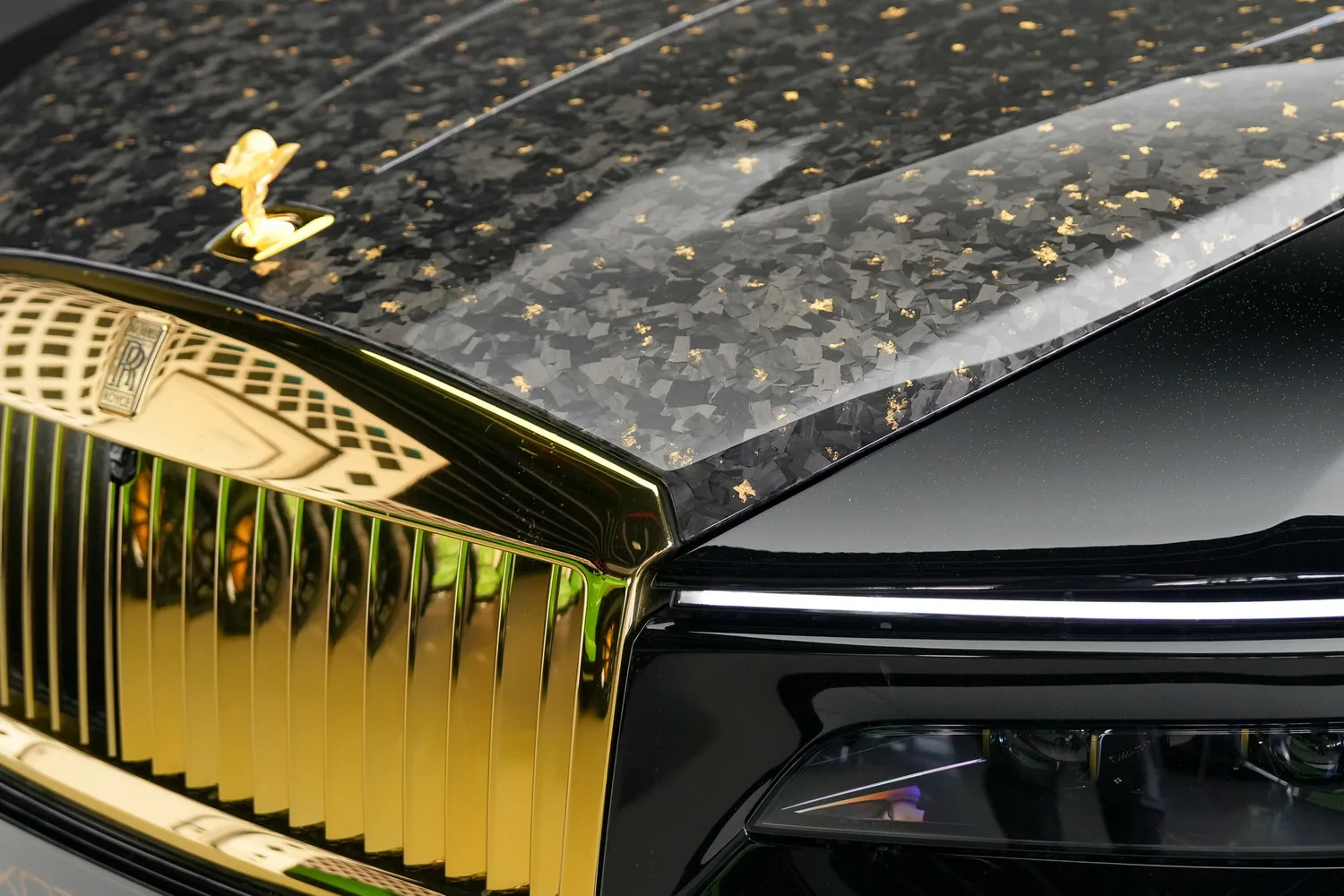 2024 Rolls-Royce Spectre by Mansory Linea d'Oro, 18/19