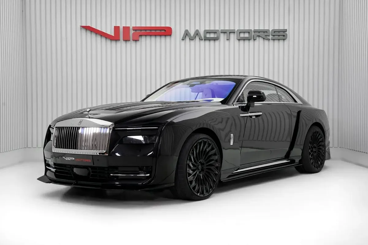 2024 Rolls-Royce Spectre by Venuum proposée par un concessionnaire spécialisé à Dubaï, Émirats arabes unis, photo principale