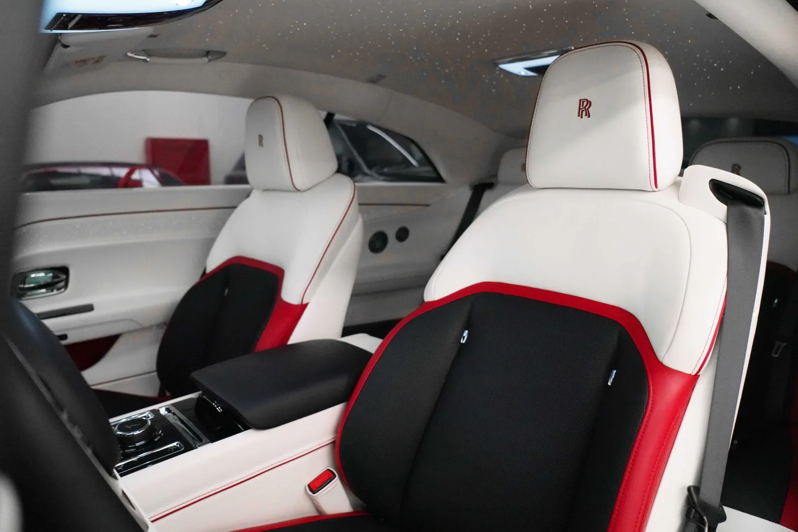 2024 Rolls-Royce Spectre, 11/13