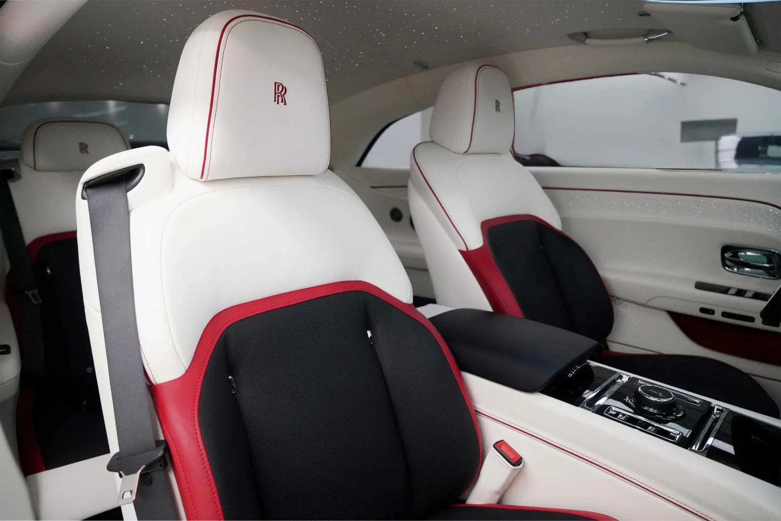 2024 Rolls-Royce Spectre, 12/13
