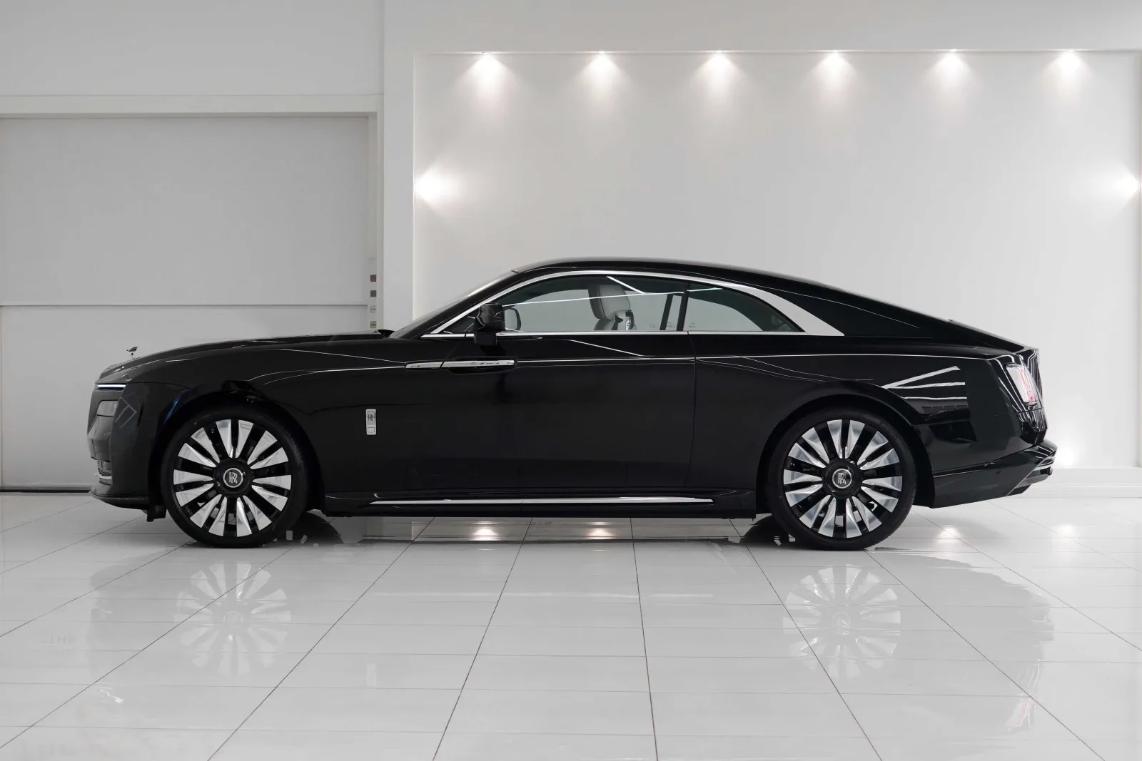 2024 Rolls-Royce Spectre, 2/21