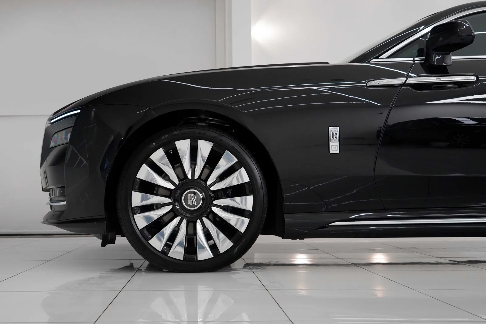 2024 Rolls-Royce Spectre, 6/21