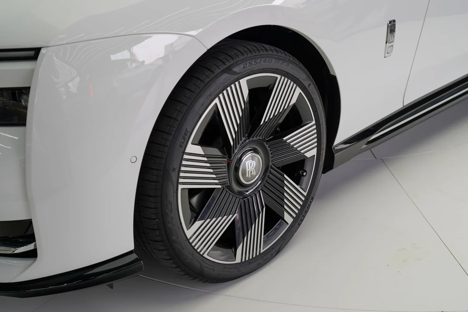 2024 Rolls-Royce Spectre, 15/15