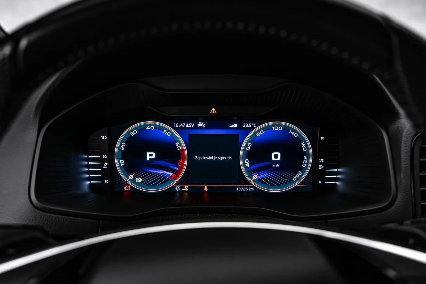 2024 Škoda Karoq Sportline offered by a specialist dealer in Ostrava, Czechia, photo 21 of 23