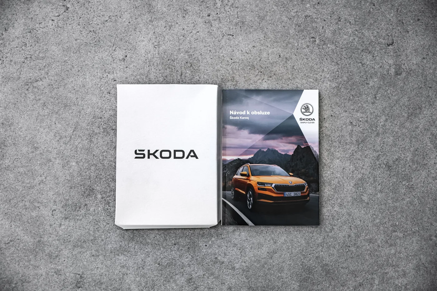 2024 Škoda Karoq Sportline offered by a specialist dealer in Ostrava, Czechia, photo 22 of 23