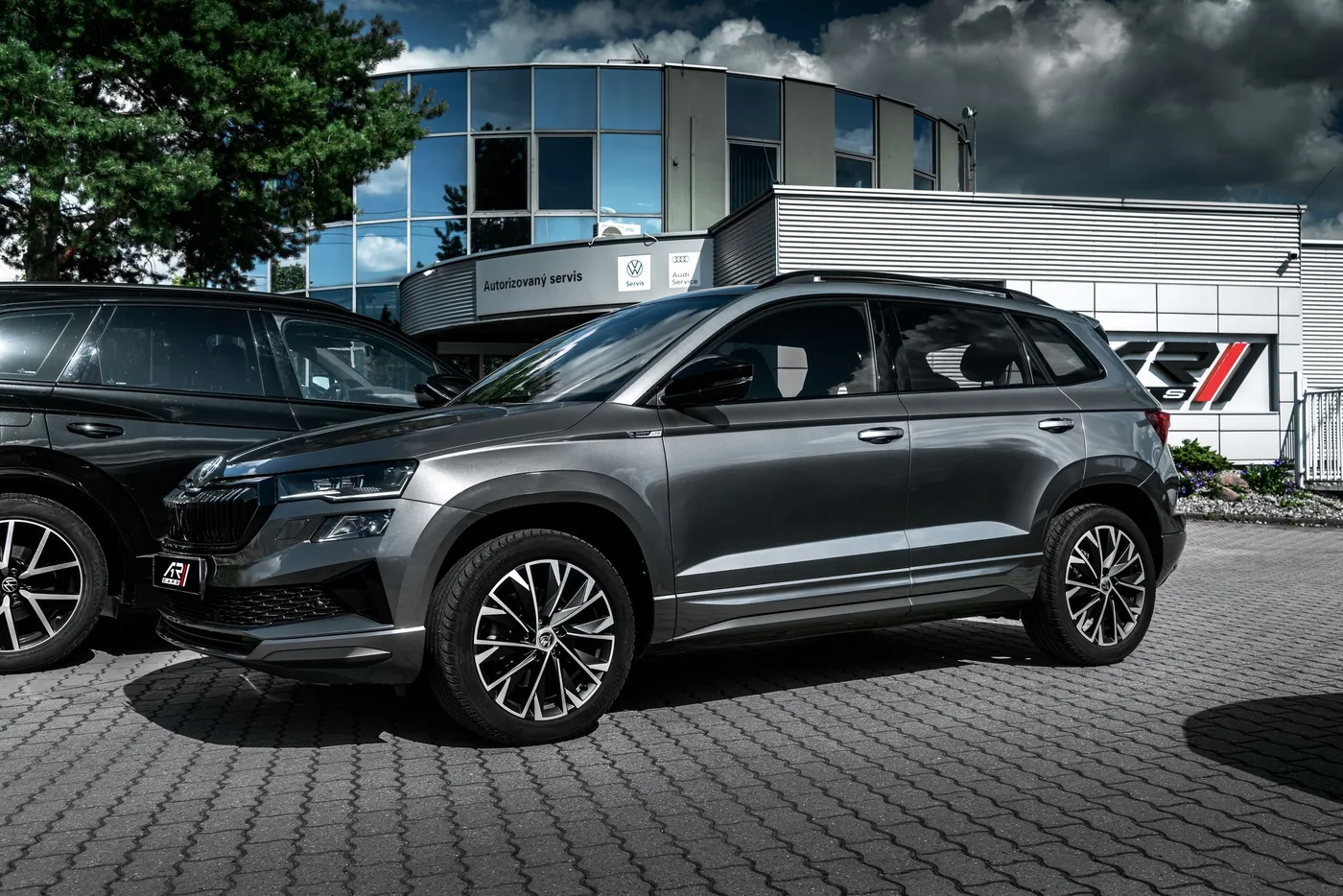 2024 Škoda Karoq Sportline offered by a specialist dealer in Ostrava, Czechia, photo 23 of 23