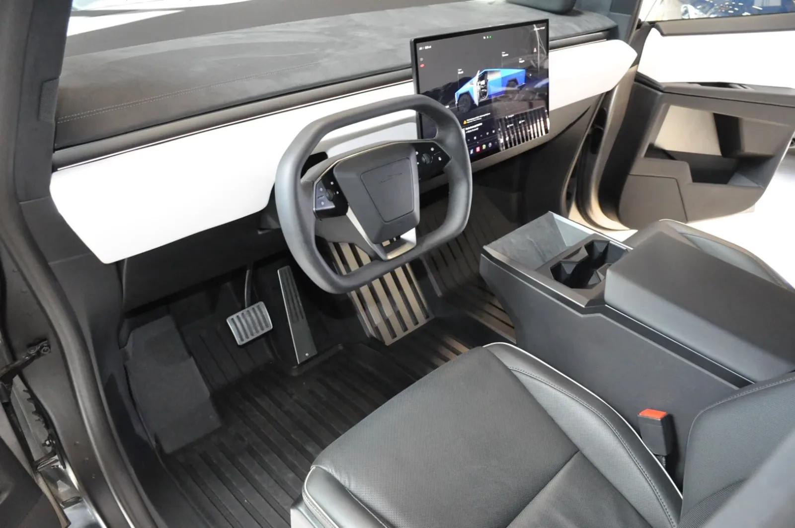 2024 Tesla Cybertruck Cyberbeast, 2/16
