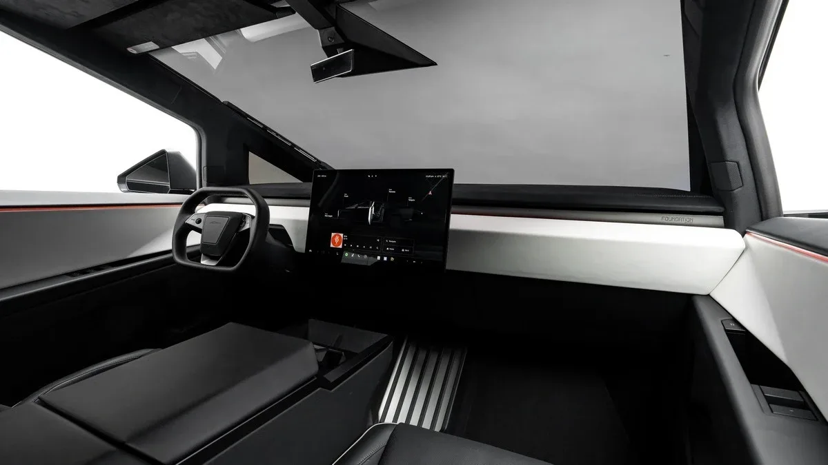 2024 Tesla Cyberbeast angeboten von einem Fachhändler in Dubai, Vereinigte Arabische Emirate, Foto 17 von 25
