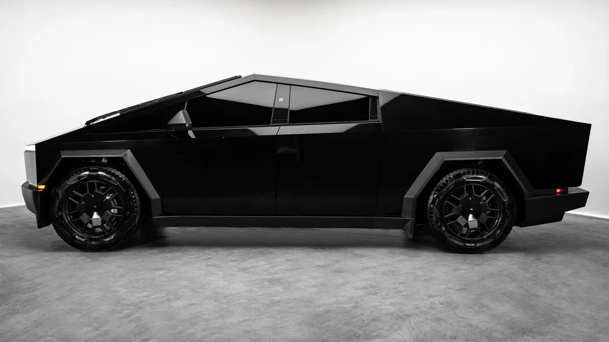 2024 Tesla Cyberbeast angeboten von einem Fachhändler in Dubai, Vereinigte Arabische Emirate, Foto 23 von 25