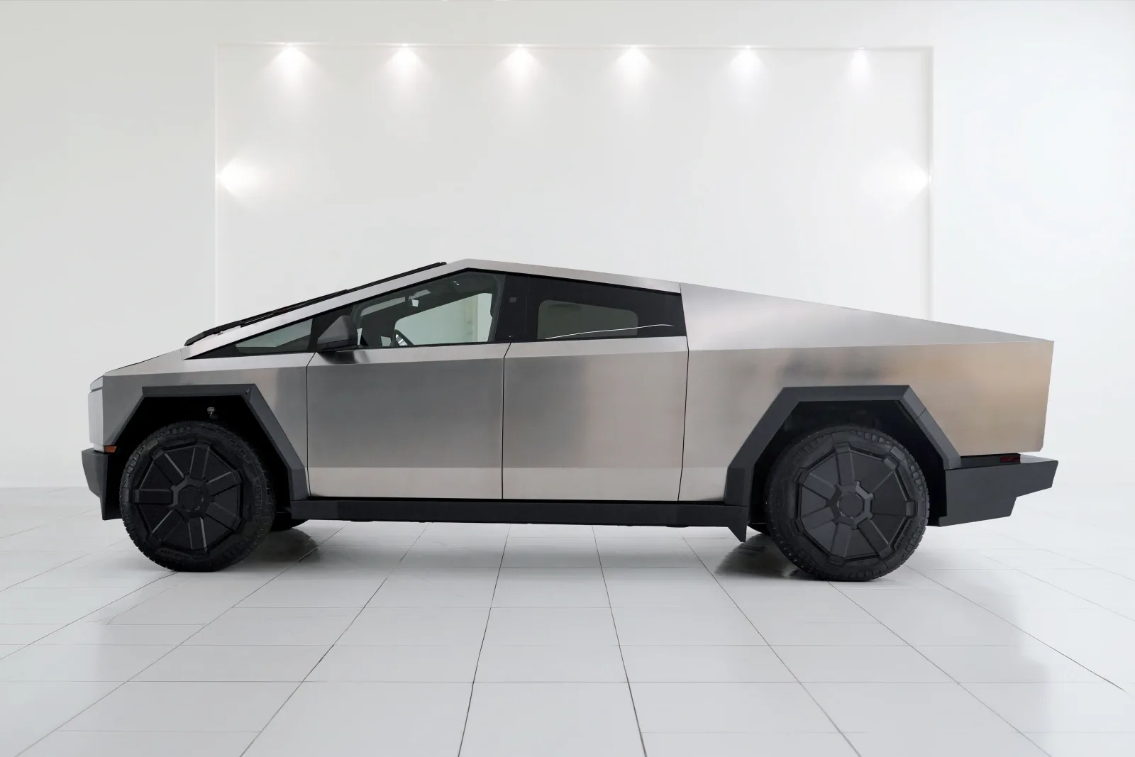 2024 Tesla Cybertruck Cyberbeast, 2/16