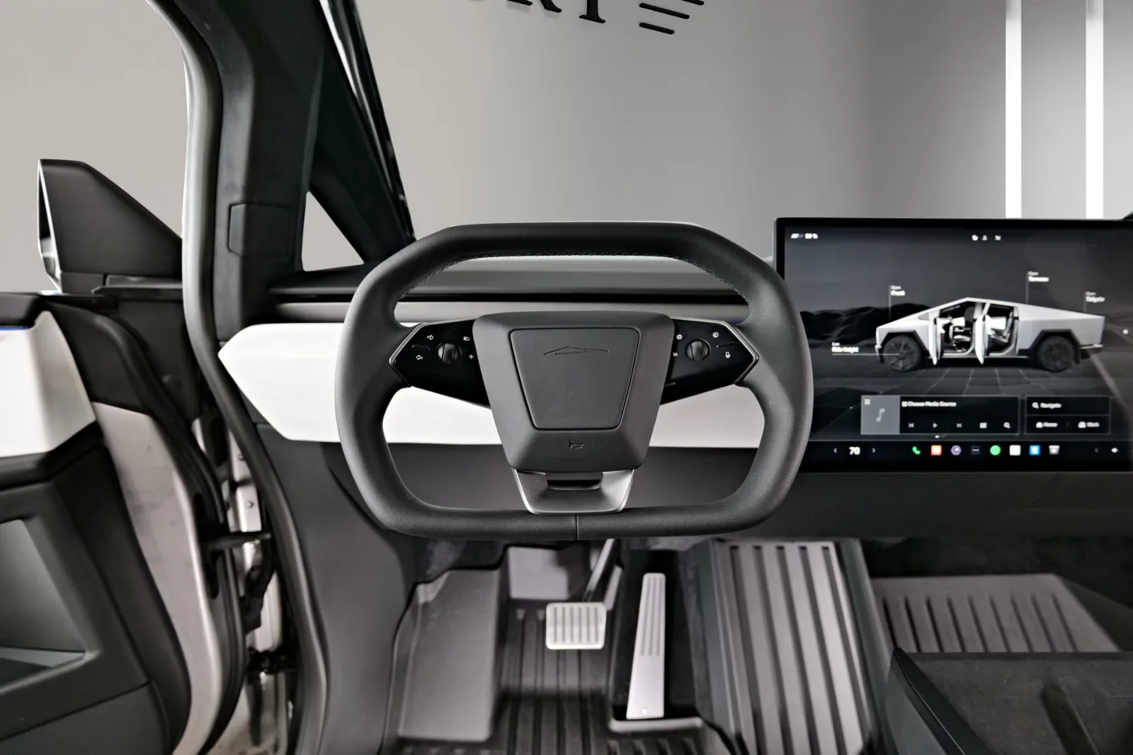 2024 Tesla Cybertruck Foundation Series, 13/21