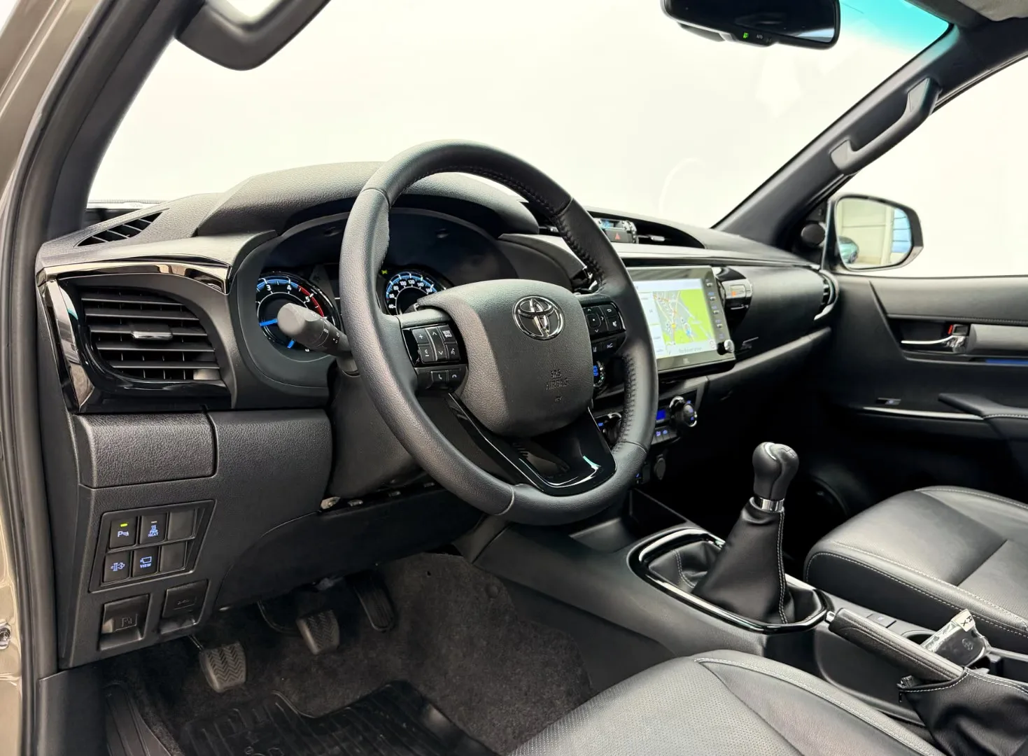 2024 Toyota Hilux Invincible, 11/29