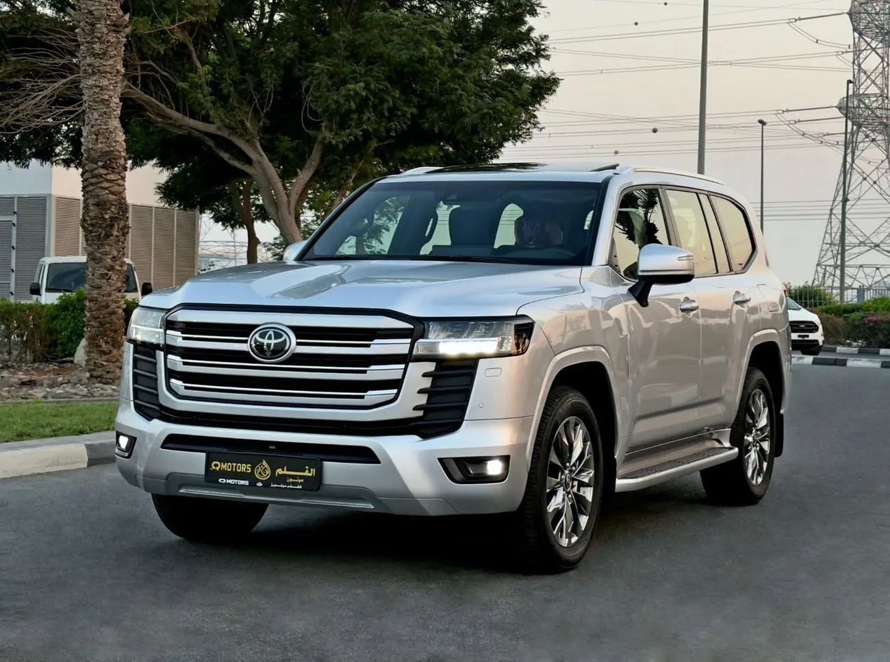 2024 Toyota Land Cruiser angeboten von einem Spezialhändler in Dubai, Vereinigte Arabische Emirate, Hauptfoto