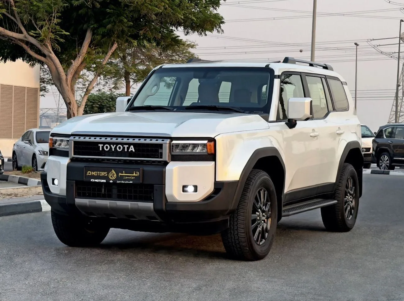 2024 Toyota Prado angeboten von einem Spezialhändler in Dubai, Vereinigte Arabische Emirate, Hauptfoto