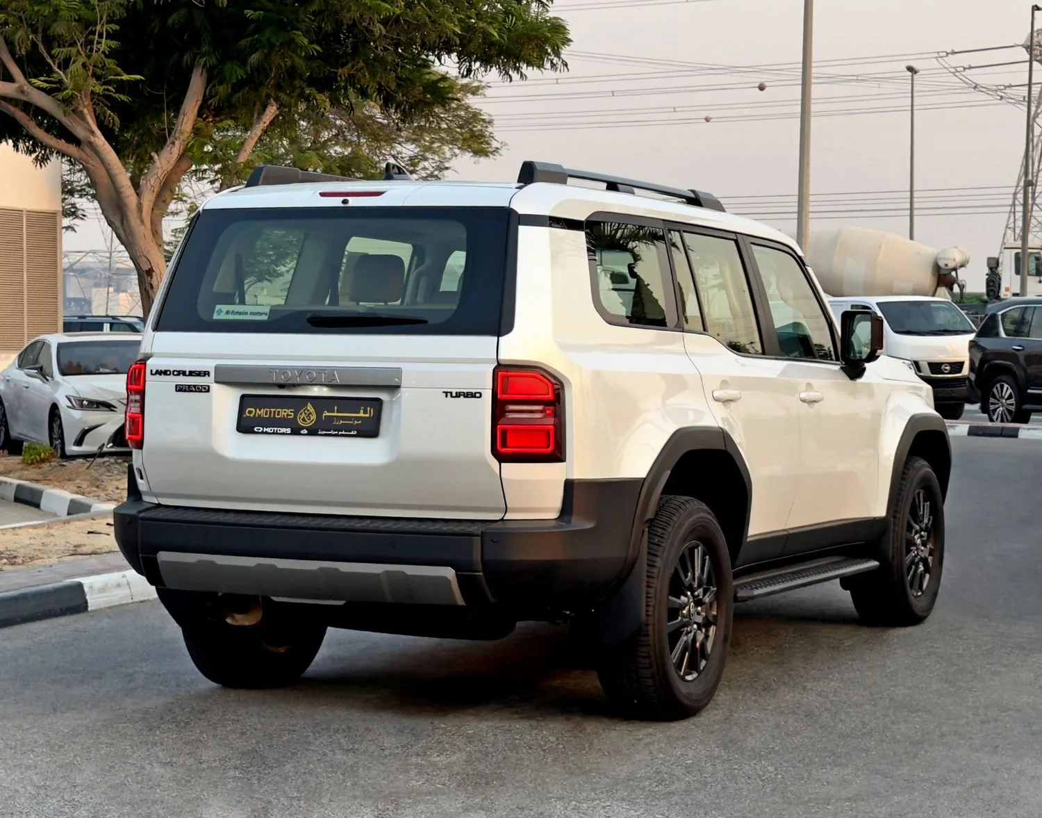 2024 Toyota Prado GXR offered by a specialist dealer in Dubai, United Arab Emirates, photo 5 of 13