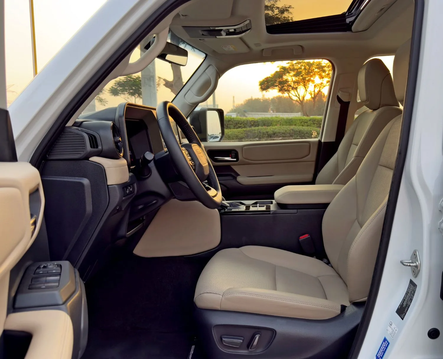 2024 Toyota Prado GXR offered by a specialist dealer in Dubai, United Arab Emirates, photo 9 of 13