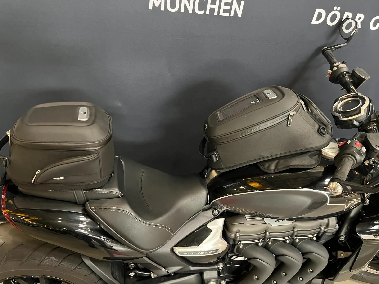 2024 Triumph Rocket 3 Storm R, 4/10