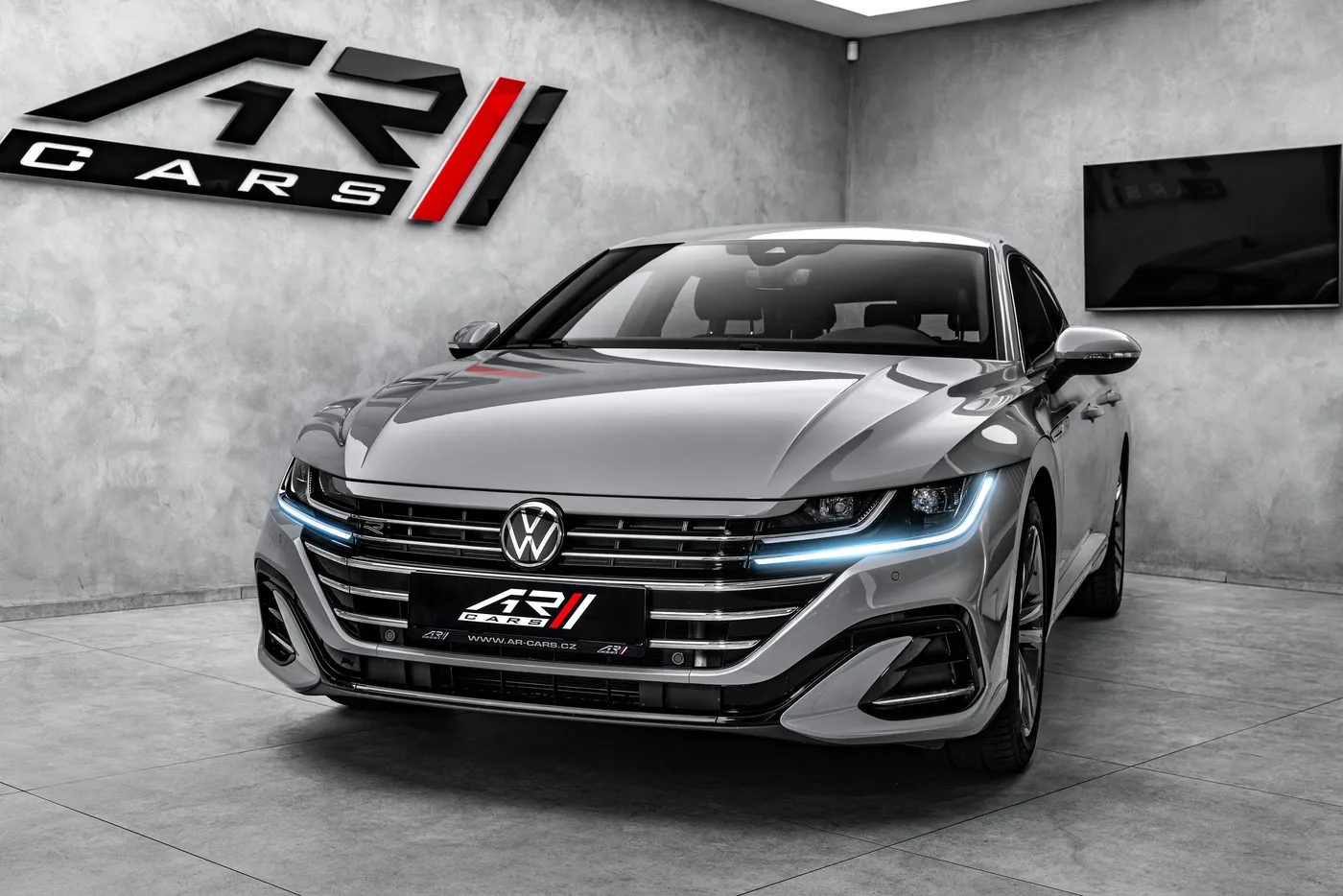 2024 Volkswagen Arteon R-Line offered by a specialist dealer in Ostrava, Czechia, photo 3 of 23