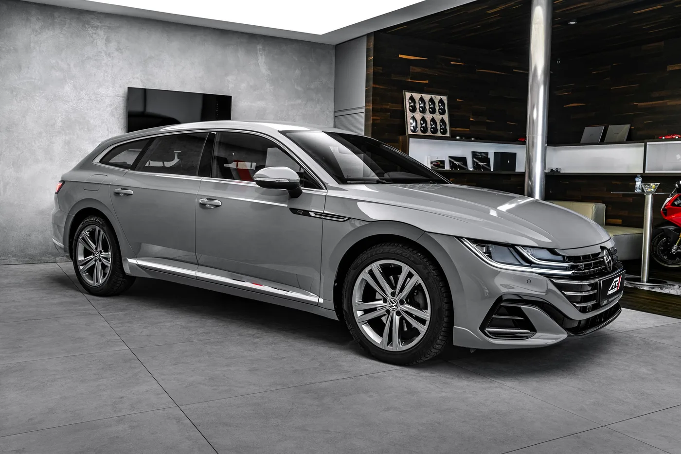 2024 Volkswagen Arteon R-Line offered by a specialist dealer in Ostrava, Czechia, photo 4 of 23