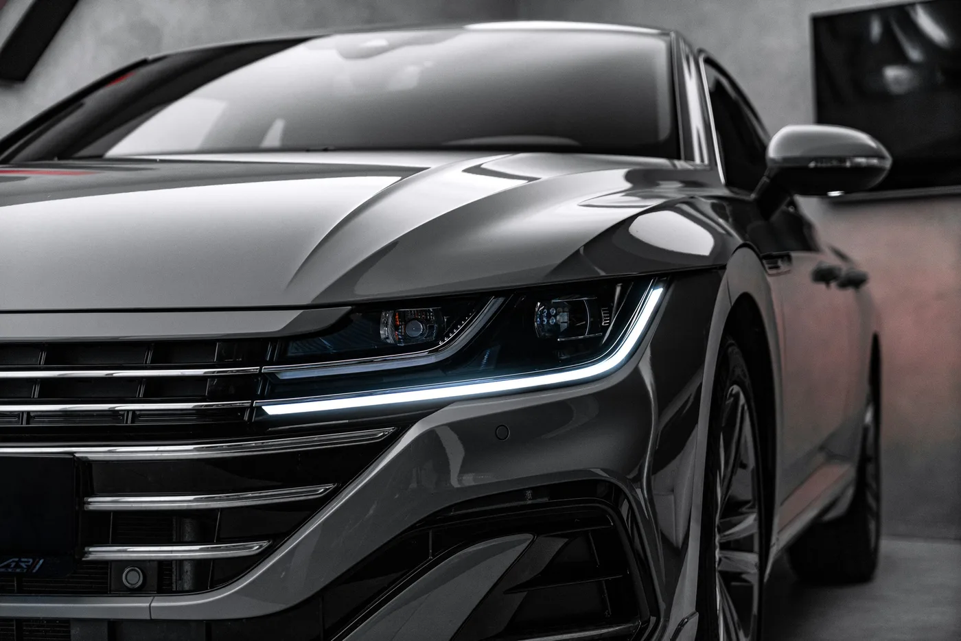 2024 Volkswagen Arteon R-Line offered by a specialist dealer in Ostrava, Czechia, photo 8 of 23