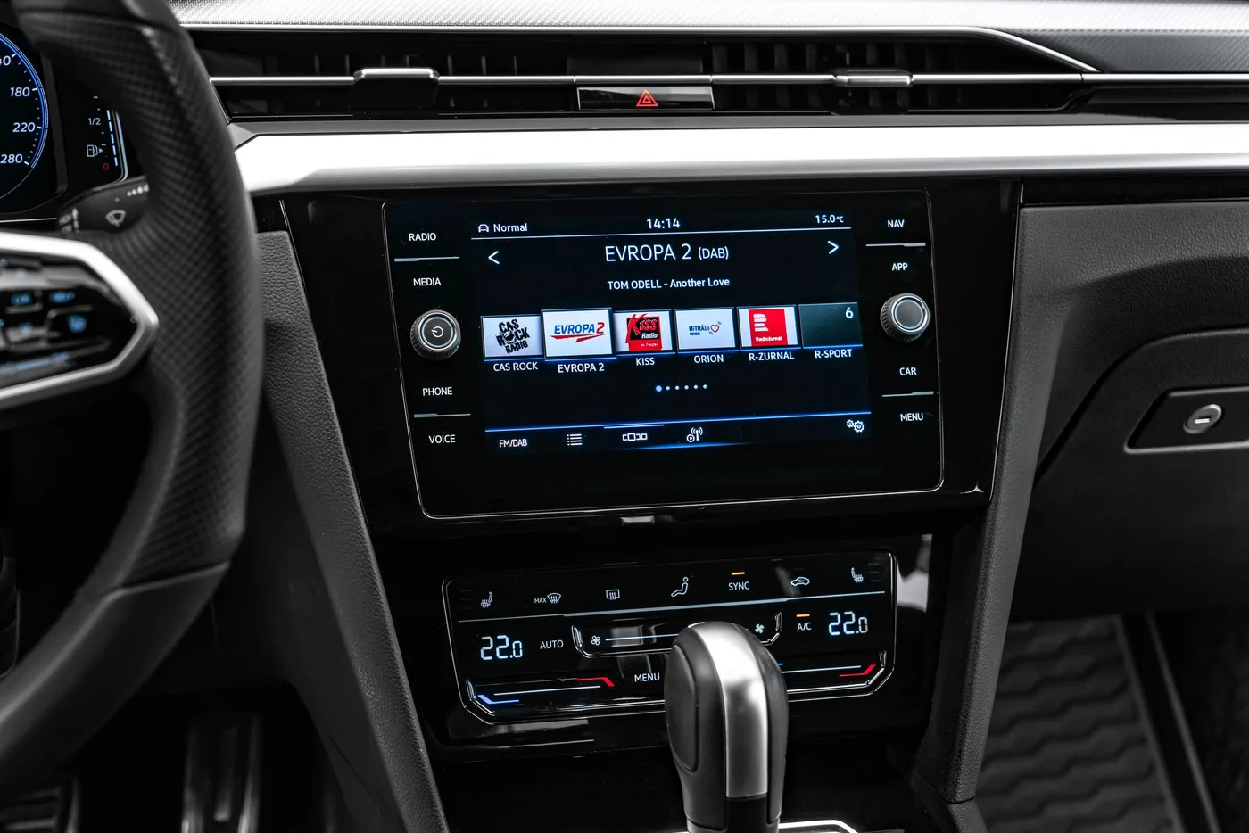 2024 Volkswagen Arteon R-Line offered by a specialist dealer in Ostrava, Czechia, photo 16 of 23