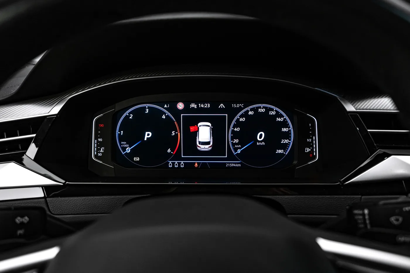 2024 Volkswagen Arteon R-Line offered by a specialist dealer in Ostrava, Czechia, photo 21 of 23