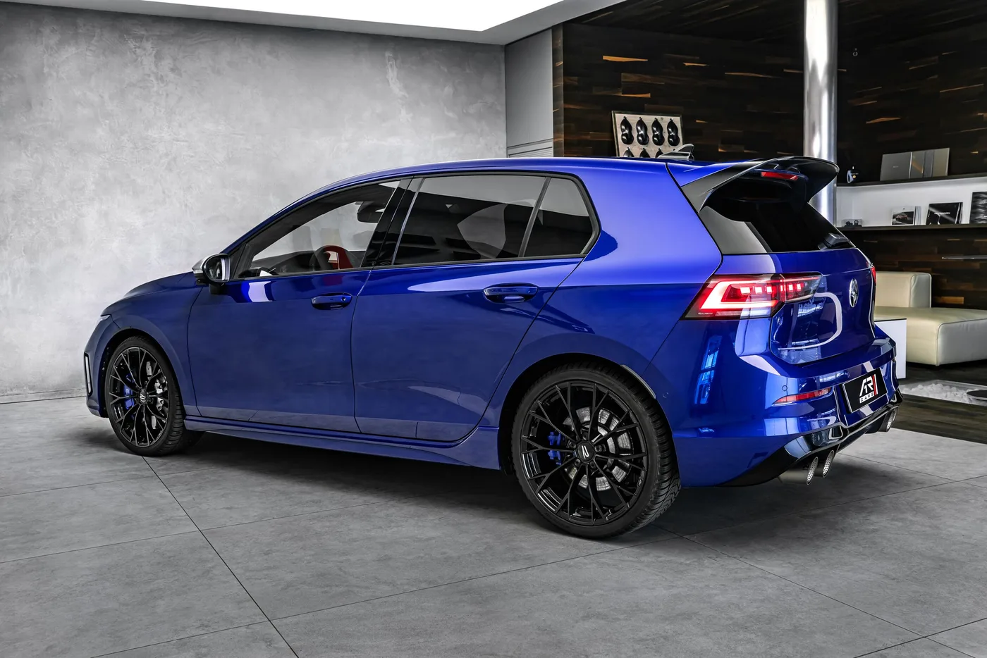 2024 Volkswagen Golf R angeboten von einem Fachhändler in Ostrava, Tschechien, Foto 7 von 15