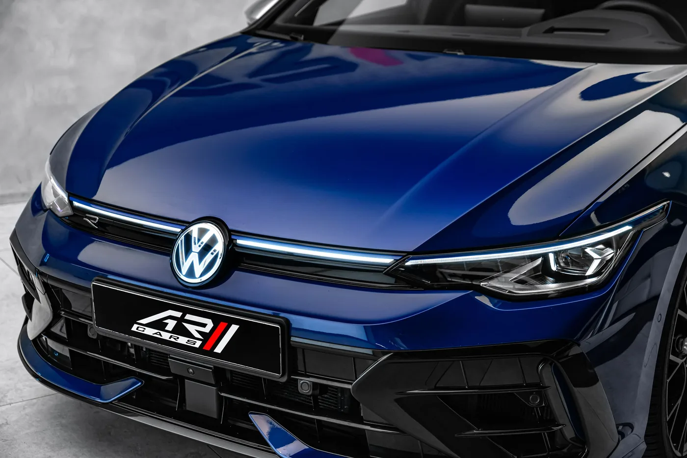 2024 Volkswagen Golf R angeboten von einem Fachhändler in Ostrava, Tschechien, Foto 9 von 15