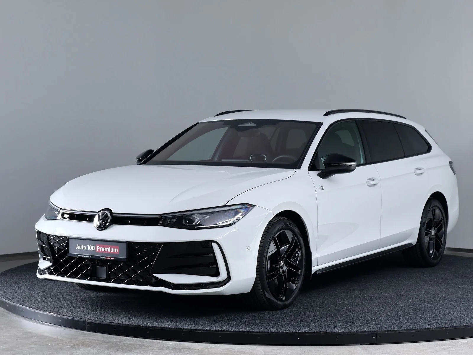 2024 Volkswagen Passat Variant R-Line 4Motion angeboten von einem Fachhändler in Tallinn, Estland, Hauptfoto