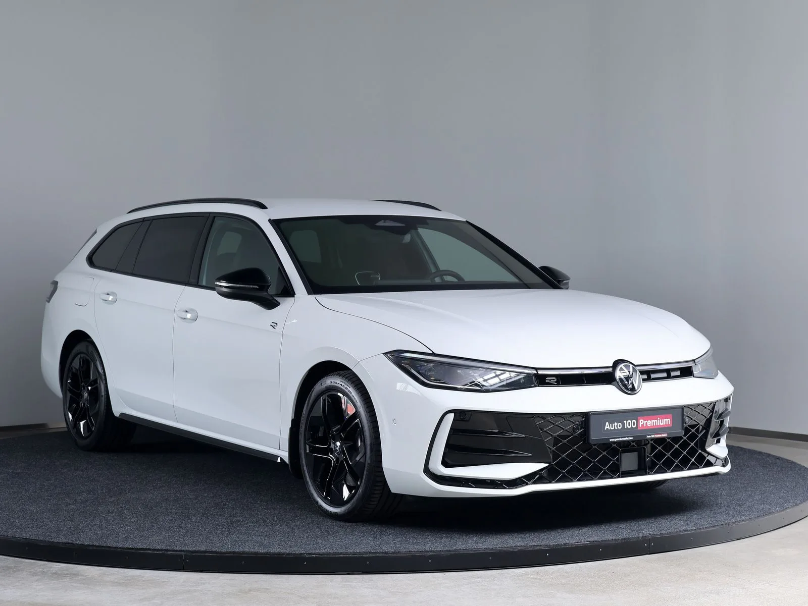 2024 Volkswagen Passat Variant R-Line 4Motion, 2/22