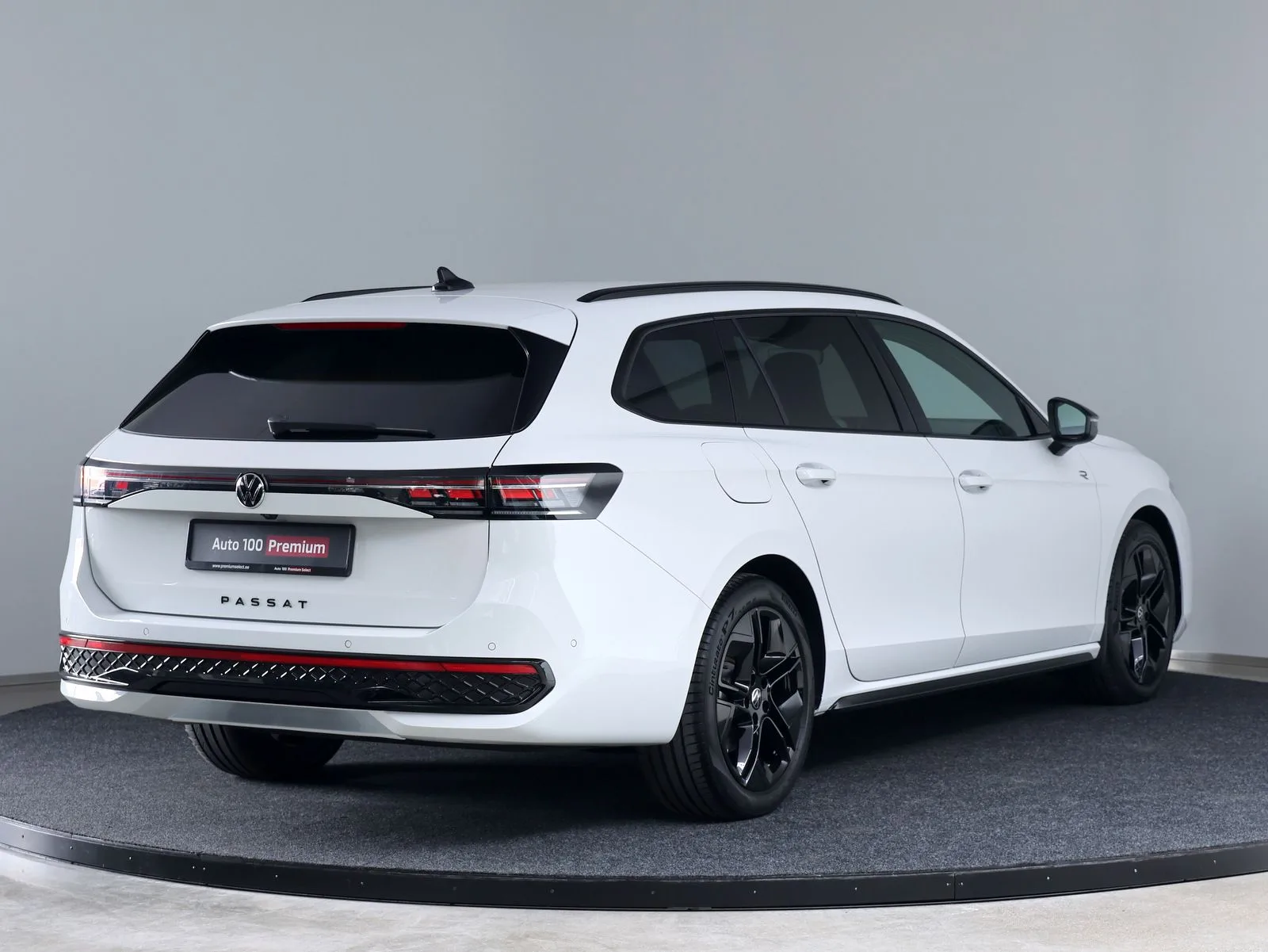 2024 Volkswagen Passat Variant R-Line 4Motion, 3/22