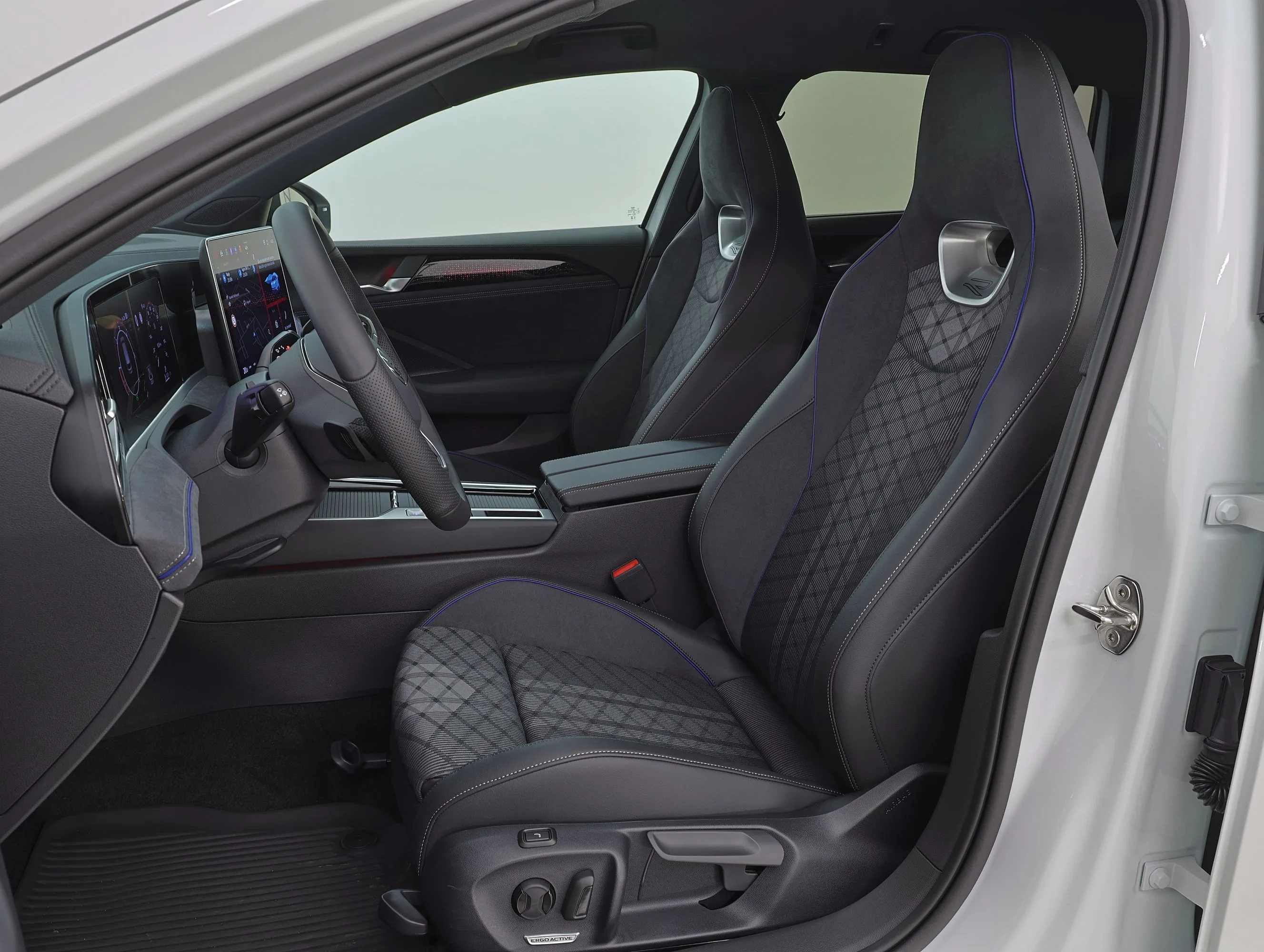 2024 Volkswagen Passat Variant R-Line 4Motion, 9/22