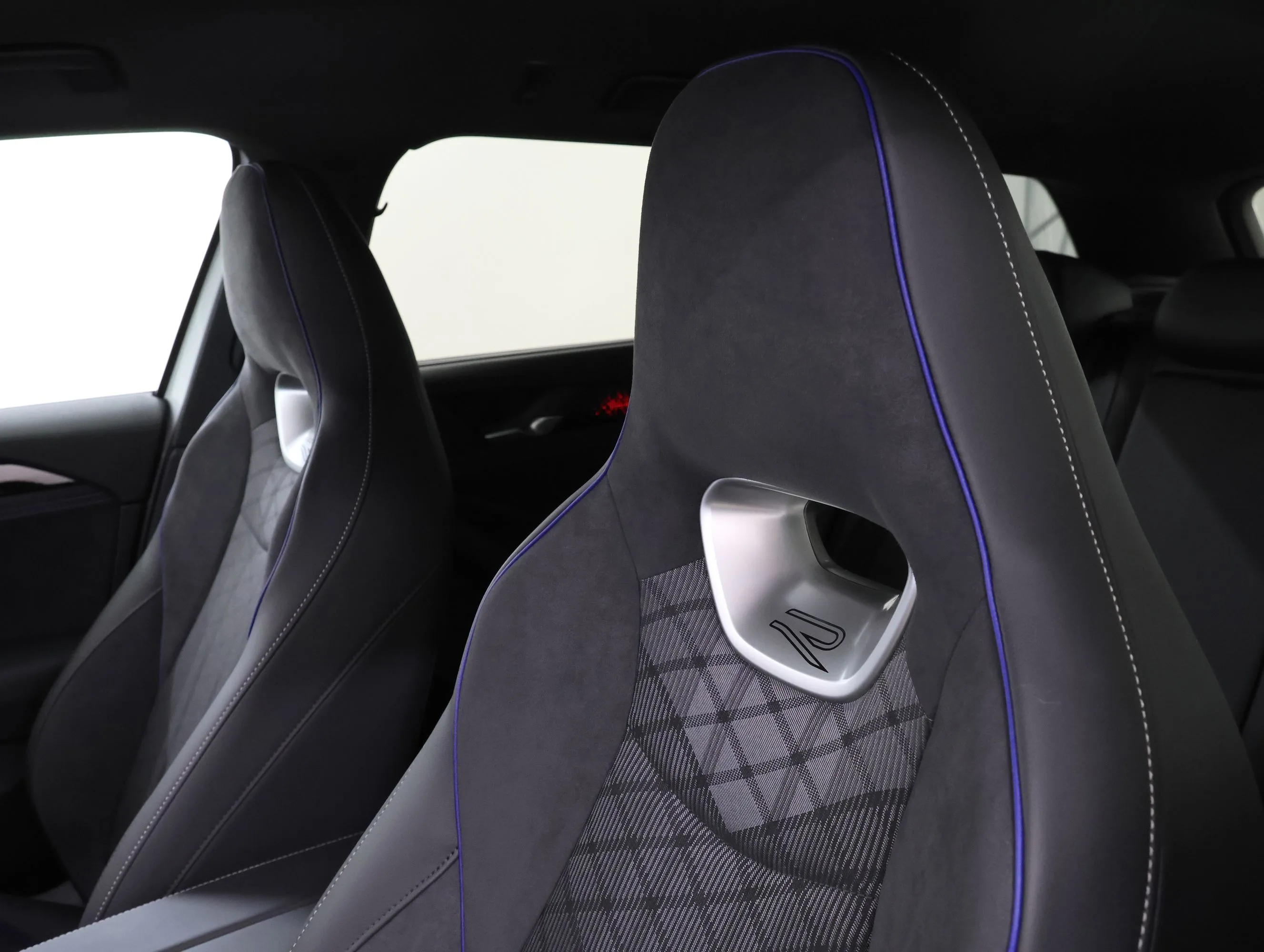 2024 Volkswagen Passat Variant R-Line 4Motion, 11/22