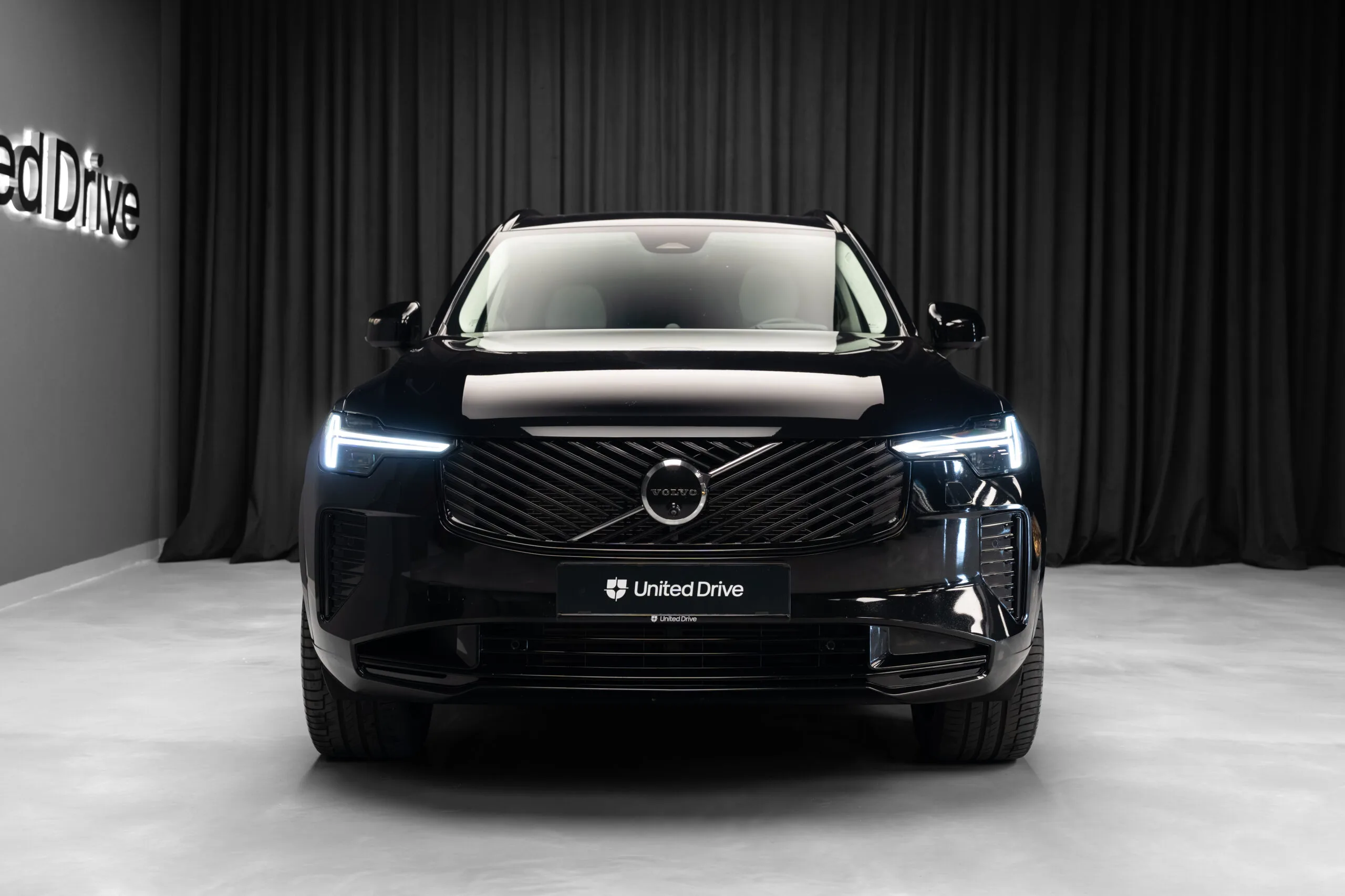 2024 Volvo XC90 T8, 2/30