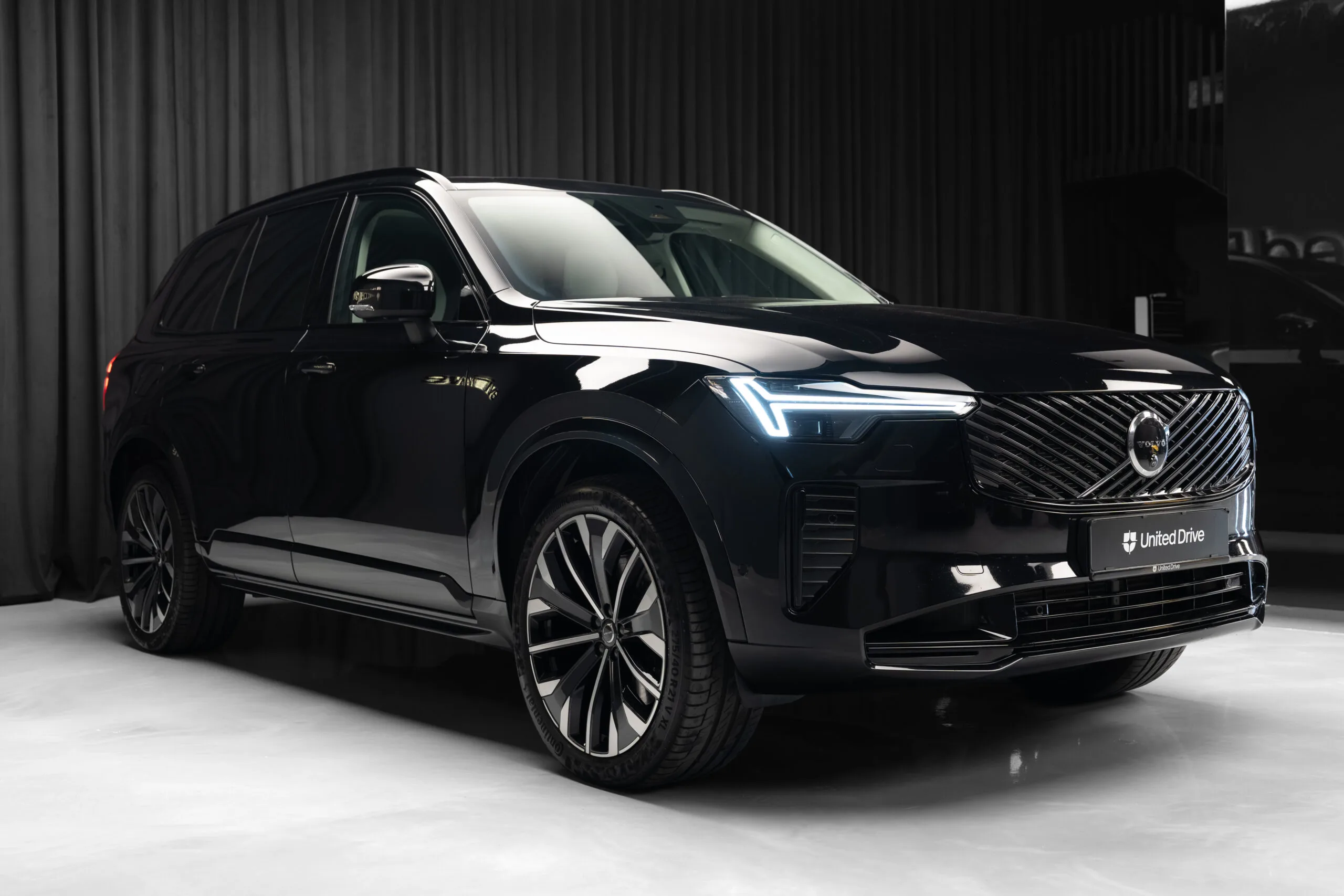 2024 Volvo XC90 T8, 3/30