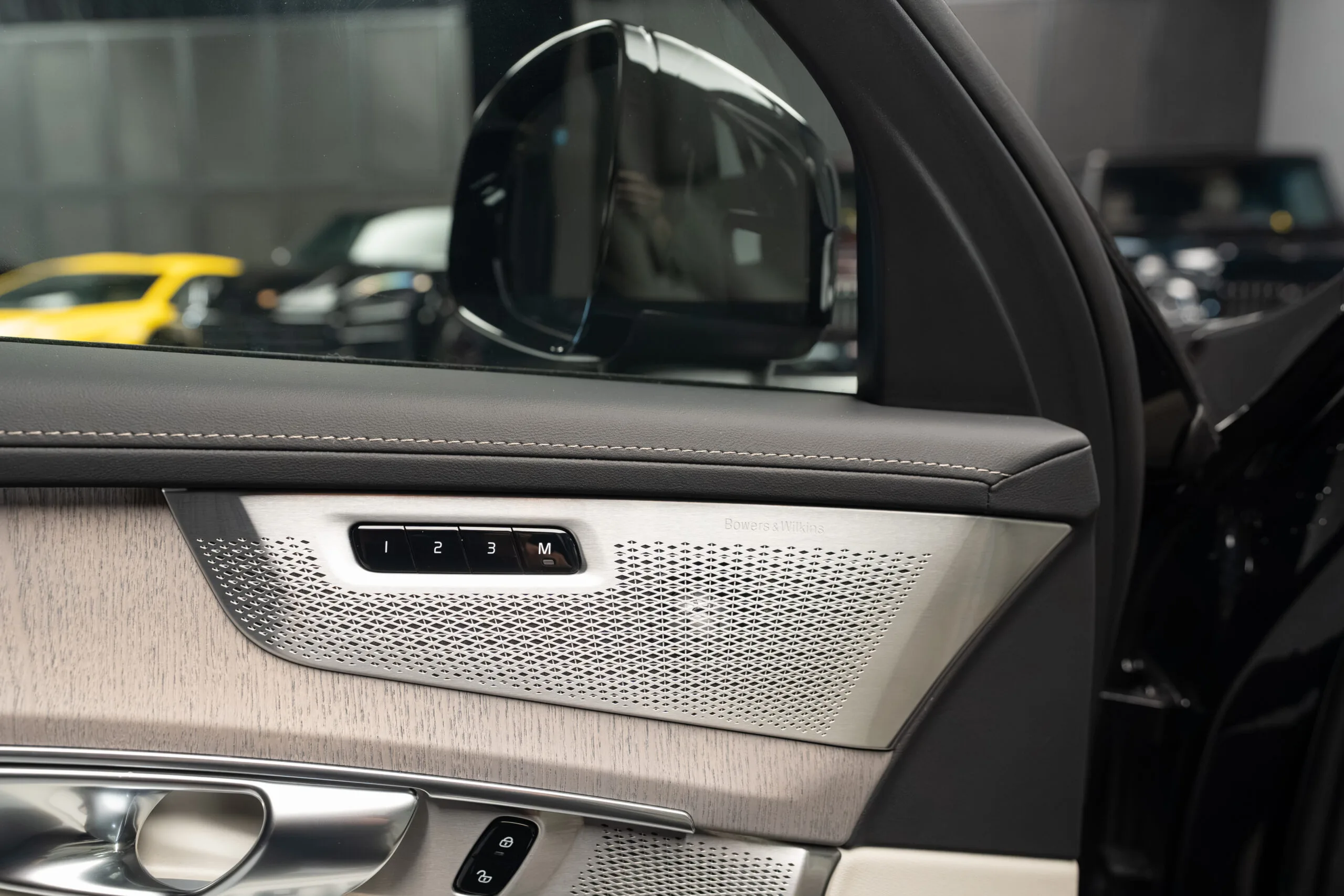 2024 Volvo XC90 T8, 12/30