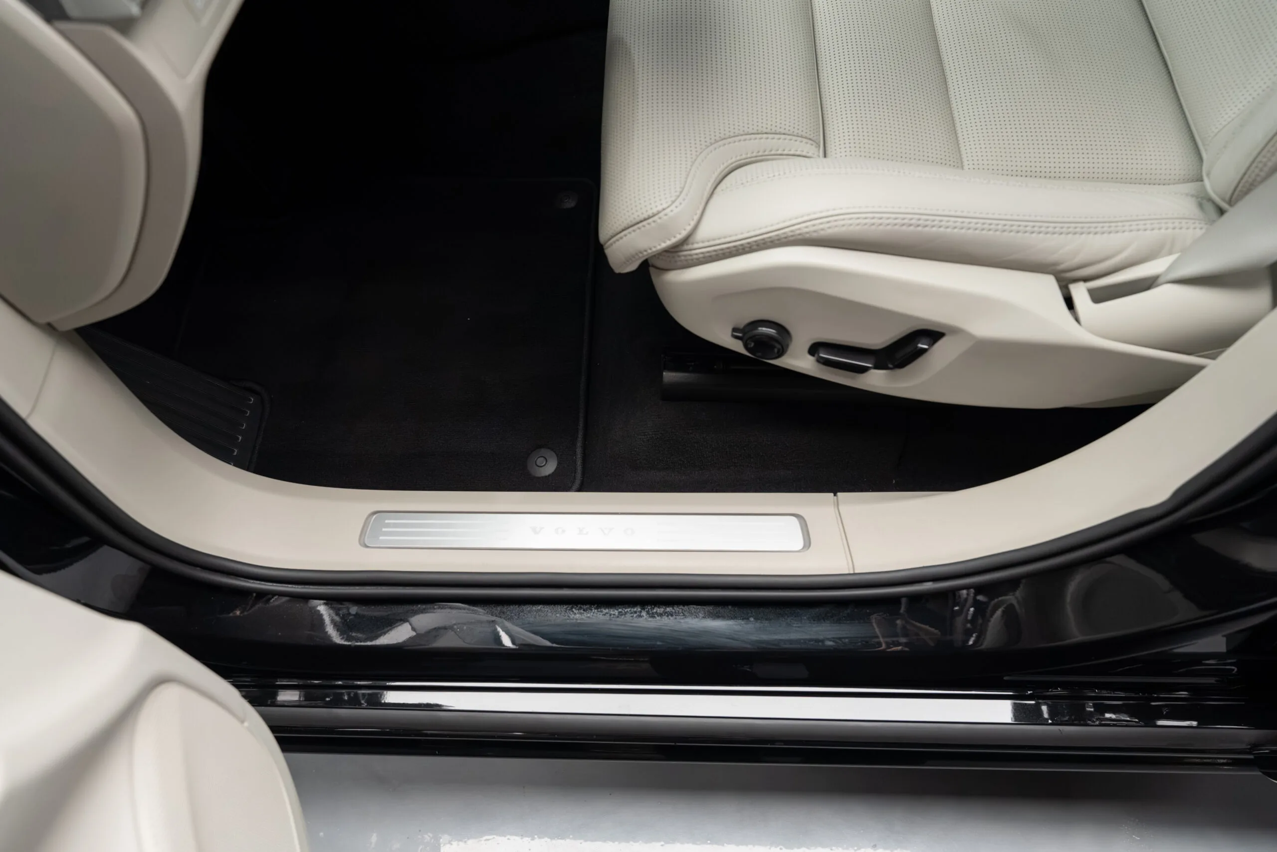2024 Volvo XC90 T8, 14/30