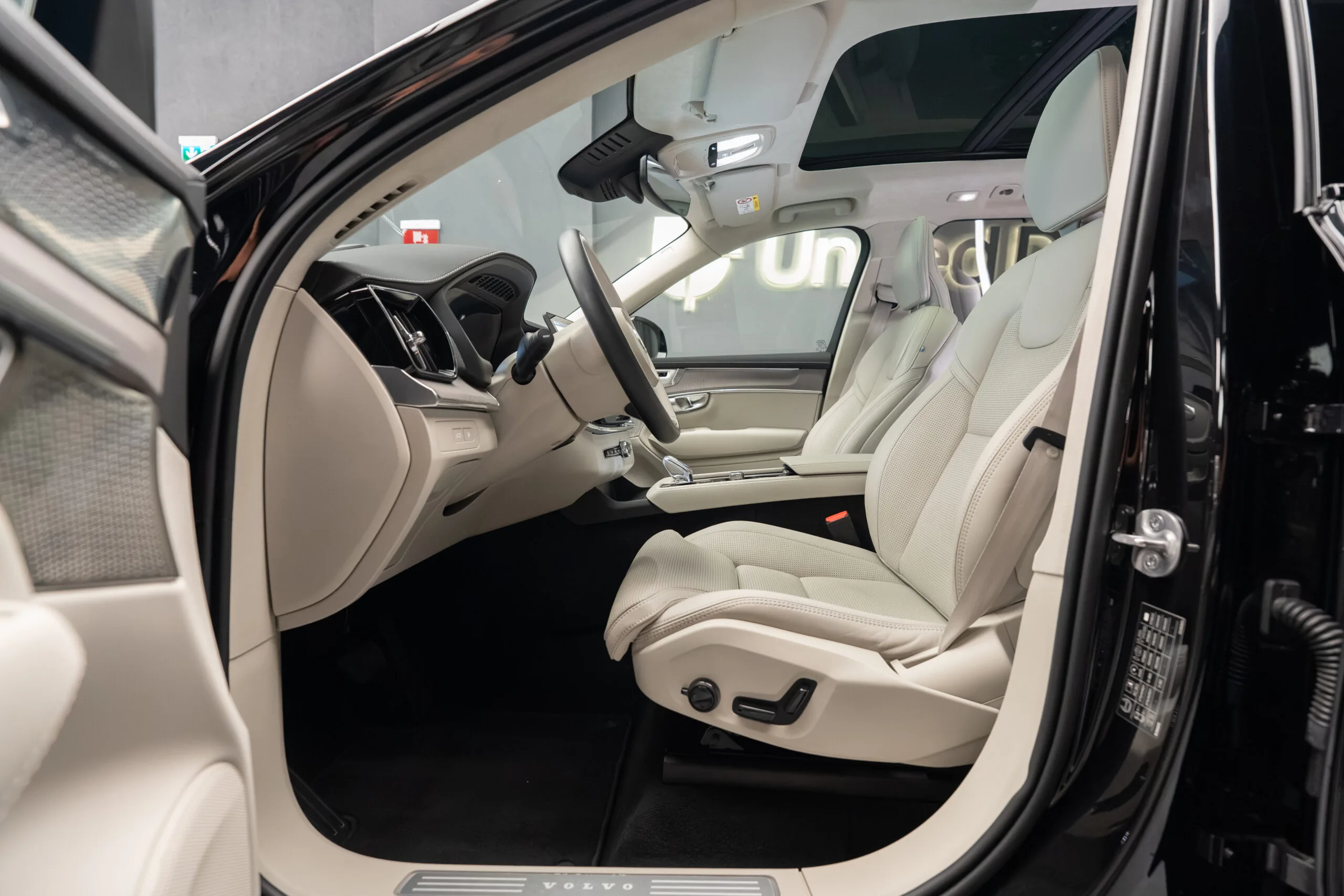 2024 Volvo XC90 T8, 15/30