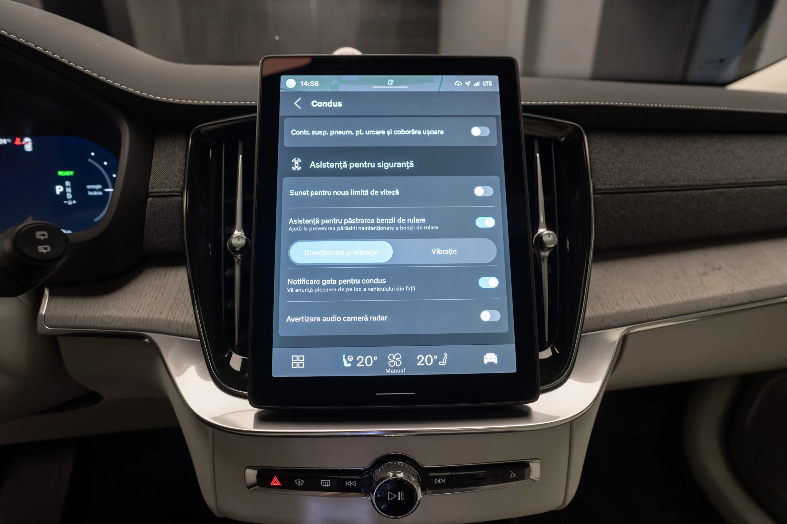 2024 Volvo XC90 T8, 25/30