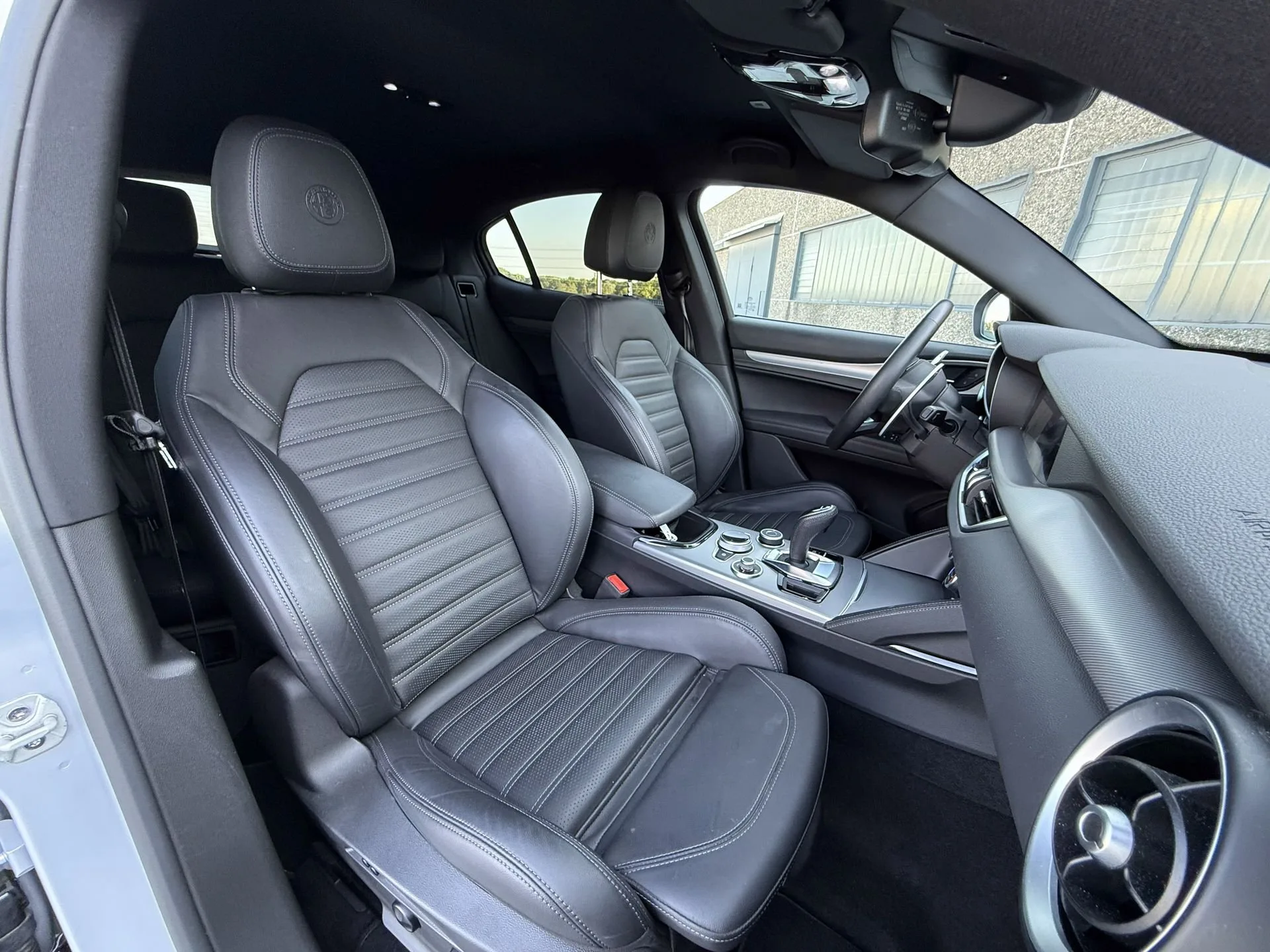 2025 Alfa Romeo Stelvio, 8/17