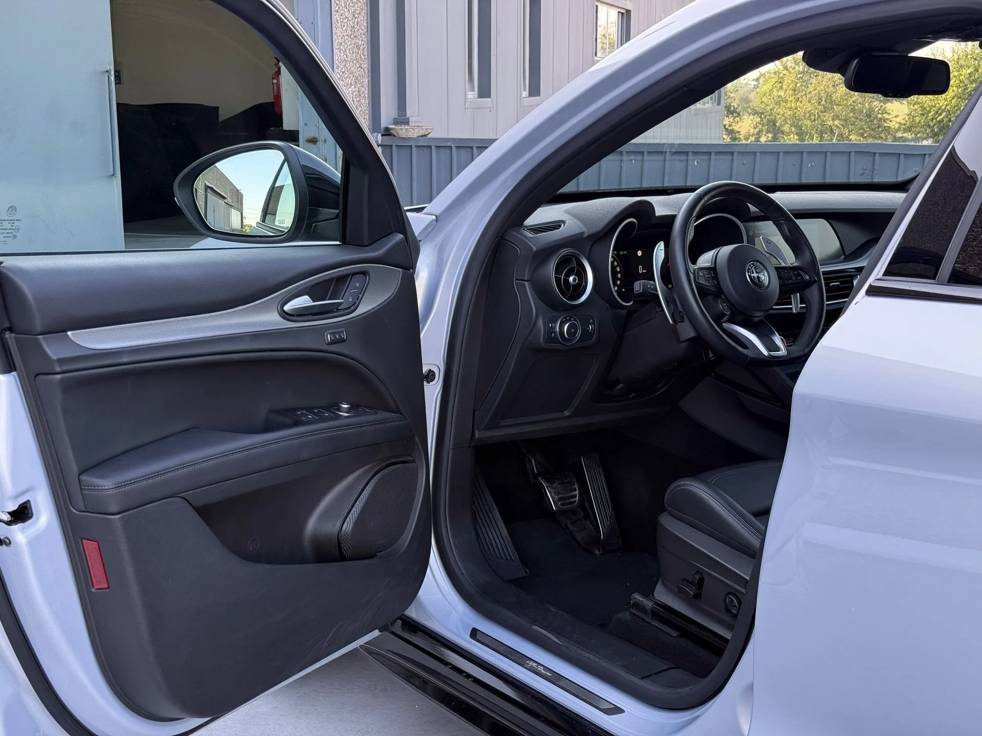 2025 Alfa Romeo Stelvio, 11/17