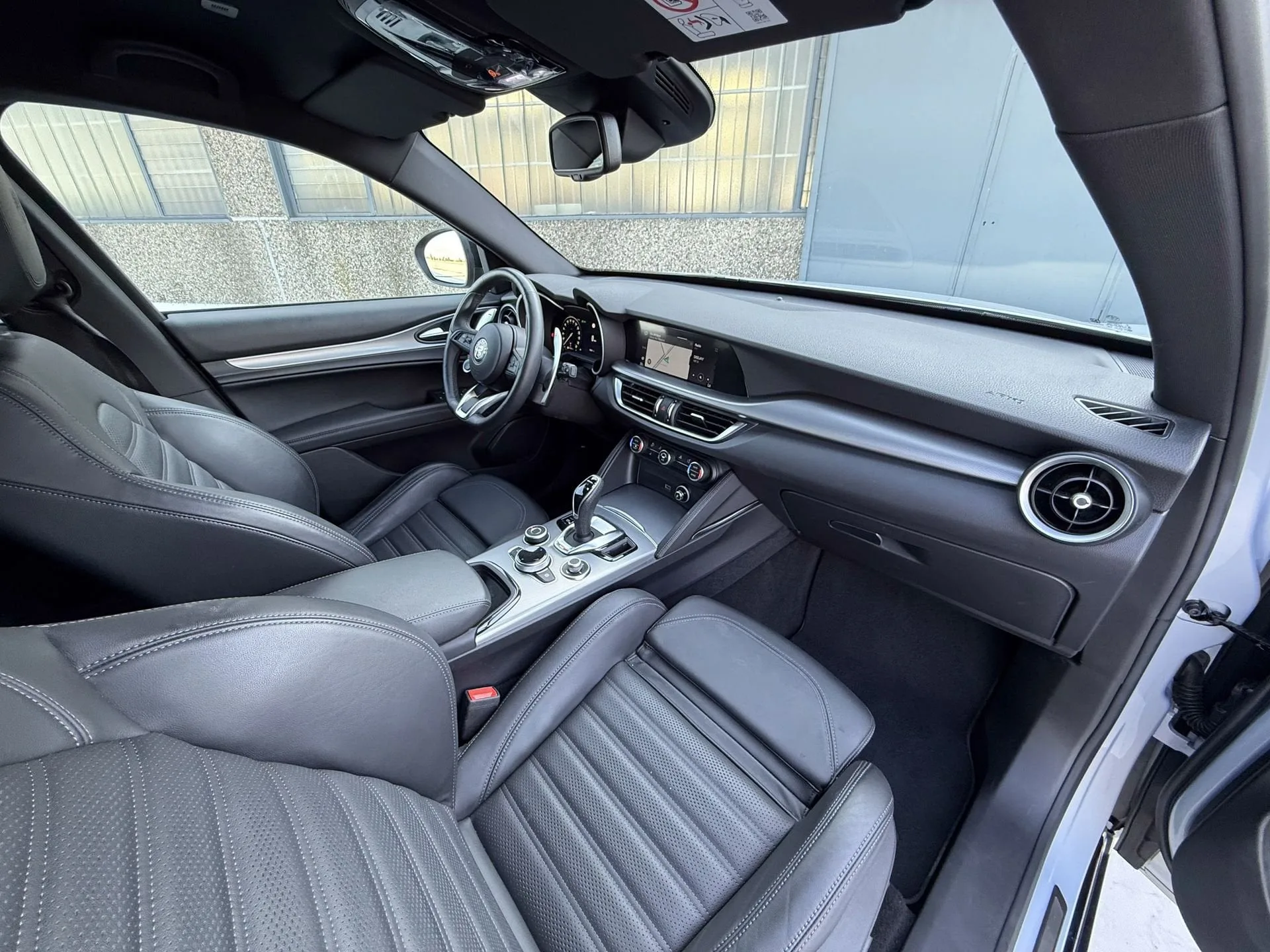 2025 Alfa Romeo Stelvio, 16/17