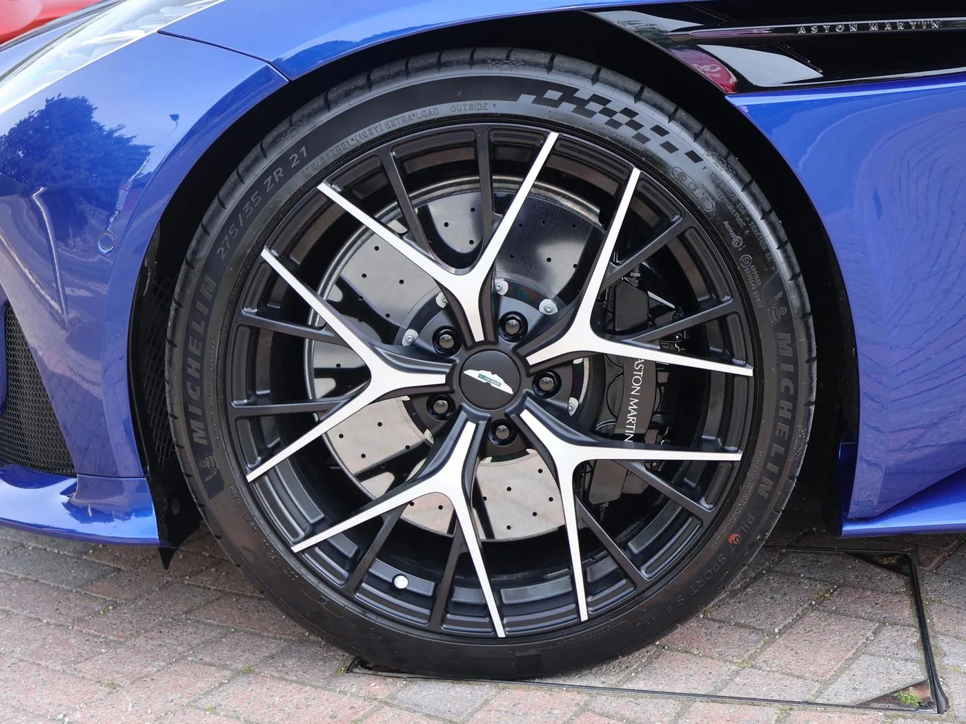 2025 Aston Martin DB12 angeboten von einer Vertragshändlergruppe in Pangbourne, Vereinigtes Königreich, Foto 3 von 25