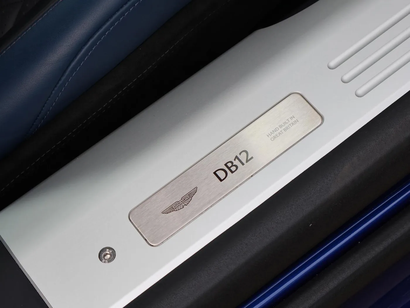 2025 Aston Martin DB12 angeboten von einer Vertragshändlergruppe in Pangbourne, Vereinigtes Königreich, Foto 19 von 25
